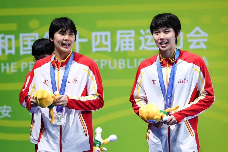 第十四届全运会游泳女子4x100米混合泳接力决赛：联合队夺冠 浙江队获铜牌