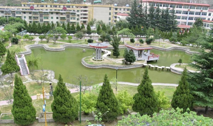 四川民院康定校区.jpeg