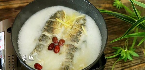 鲫鱼汤