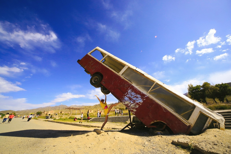 阿克塞哈萨克族自治县