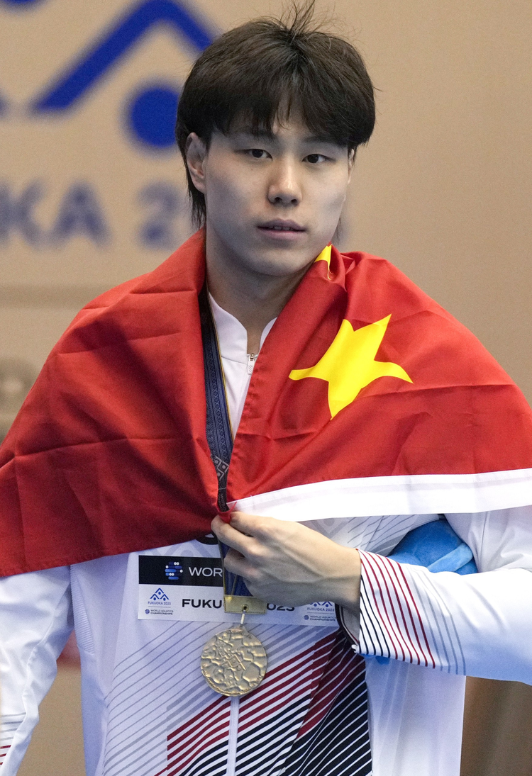 【直播】2023福冈游泳世锦赛男子100米蛙泳决赛：覃海洋夺冠