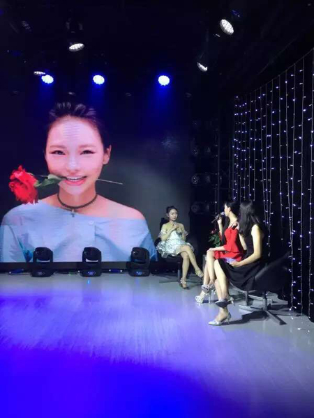 2016奶奶4月28日90后治愈系歌手贺敬轩做客爱唱红人馆 用歌声圈粉.jpeg