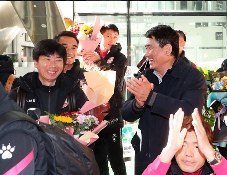 长春亚泰重返中超.png