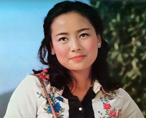 张瑜剧照.png