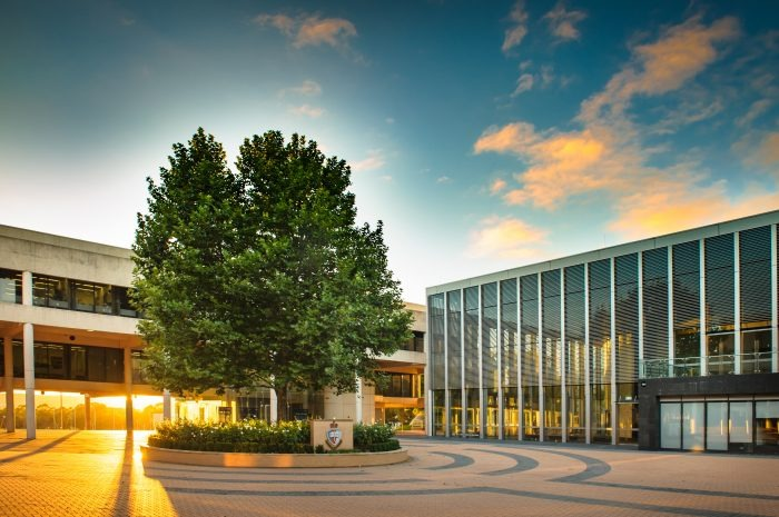 新南威尔士大学