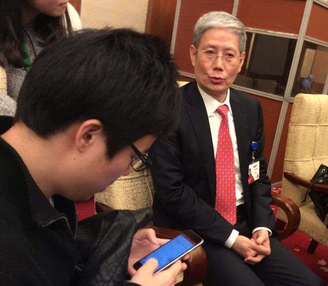 傅育宁