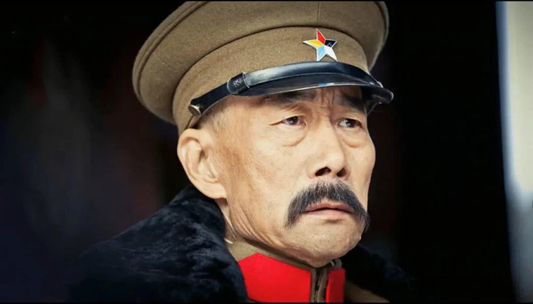 李雪健