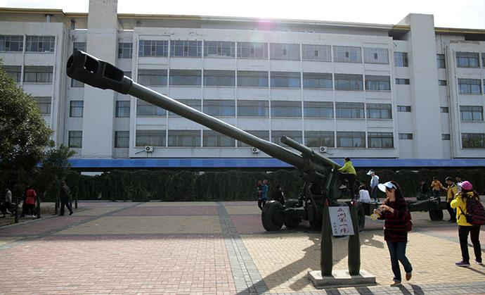 FGT-203毫米牵引火炮