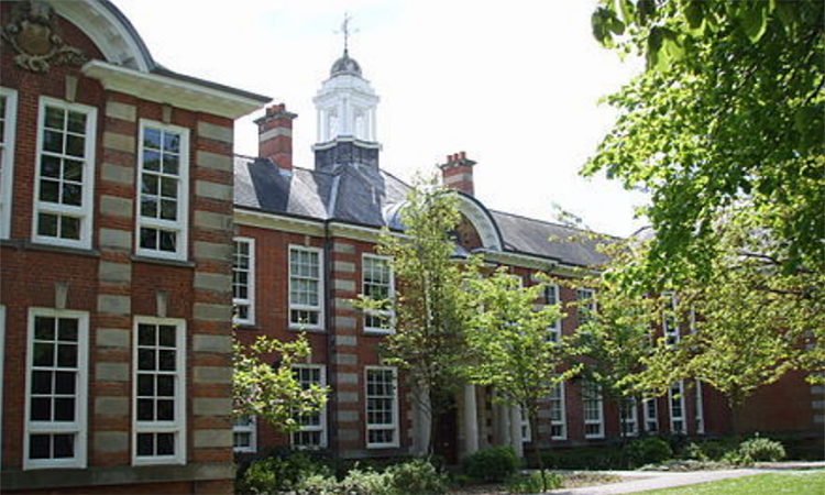 南安普顿大学