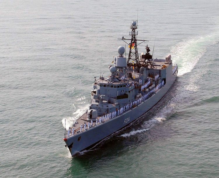 不莱梅级护卫舰