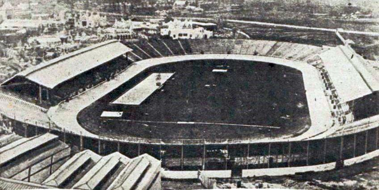 Le_White_City_Stadium.jpeg