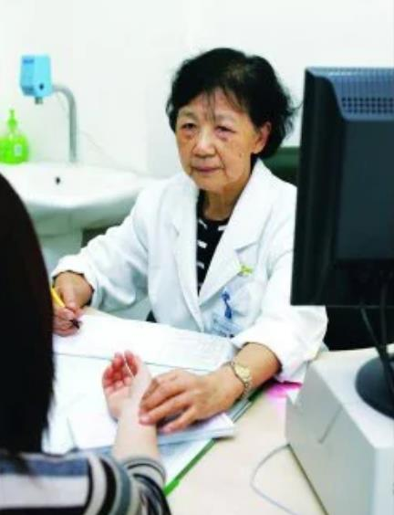 李丽芸