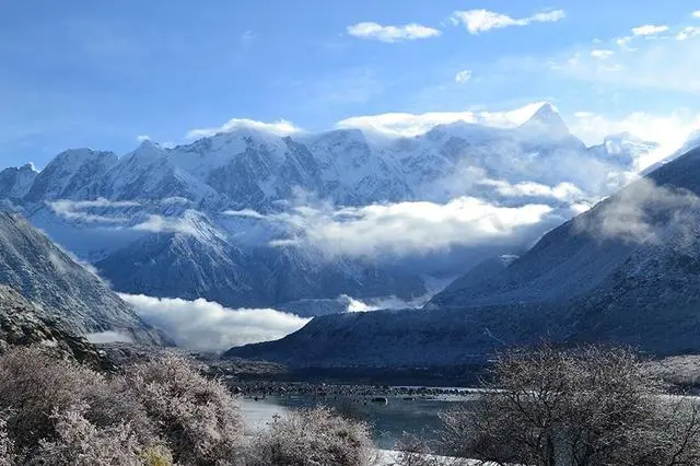 雅鲁藏布大峡谷