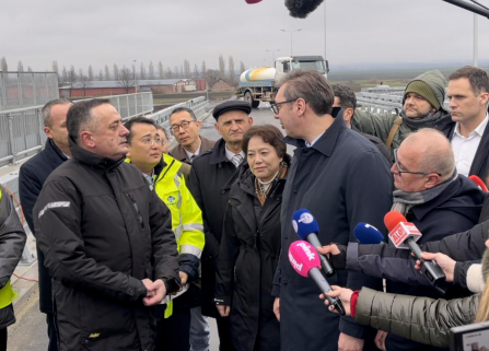 新贝尔格莱德－苏尔钦高速公路