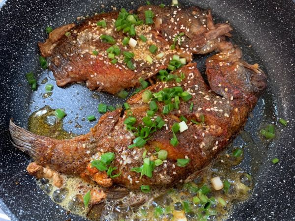煎鲈鱼