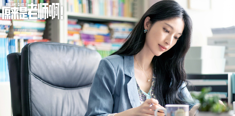 演艺经历厚积薄发2007年,张俪首次参演电视剧《河流如血》(又名《金