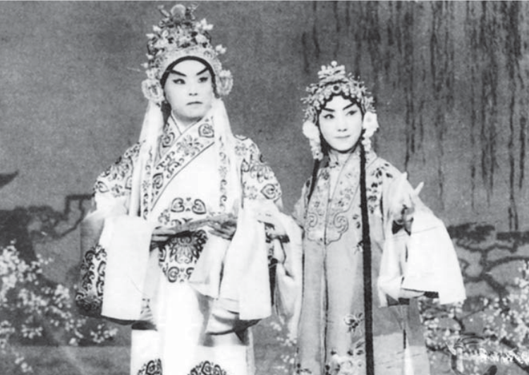 《野猪林》李少春饰林冲（左）.png