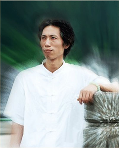李伟