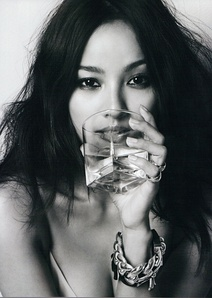 The Seasons-李孝利的红毯