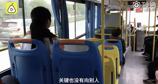 为减轻司机师傅工作 一个小举动她默默坚持了300天