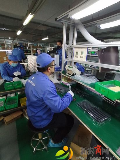 青岛雅世医疗器械有限公司正开足马力生产.jpg