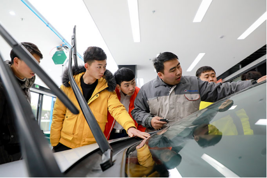 不可错过”新”时代，学汽车还是选择新能源