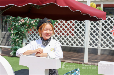 新东方烹饪学校新生洛丽塔女孩儿的故事