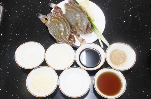 冬季要温暖，更要尝尝鲜，唤醒味蕾的花雕蒸梭子蟹已上线