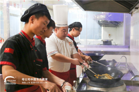 到郑州新东方学厨师轻松就业，就是这么简单！