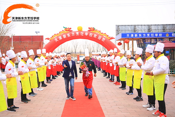 大师进校园|金牌大师孙富利走进天津新东方指导教学
