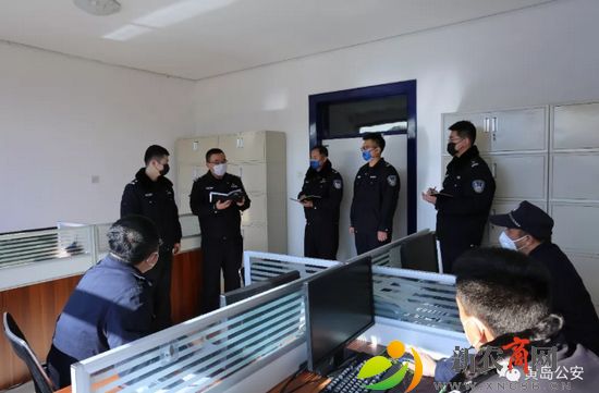 （左三为蒋兴涛）.jpg