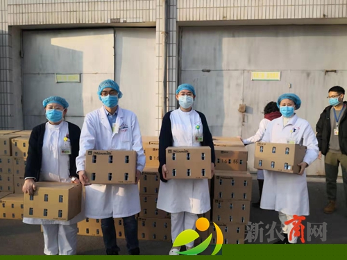 蒙牛乳业牵手胶州市广播电视台走访慰问市人民医院抗击疫情一线的医护人员