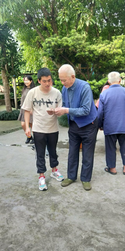 慈众社工为精神康复患者开展主题趣味运动会