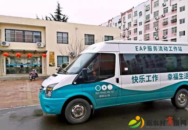 阳光城阳党旗飘扬 众志成城坚决打赢