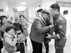 5岁童坠入15米深井 救援队5小时生死救援男孩终脱险