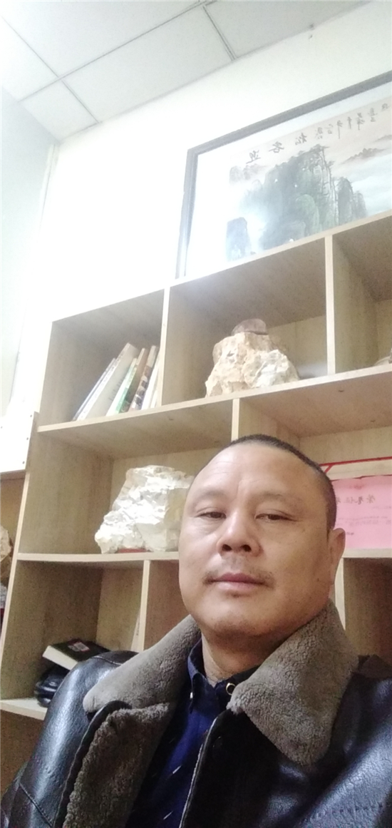 青年诗人罗盘子：务实开拓奋勇前进