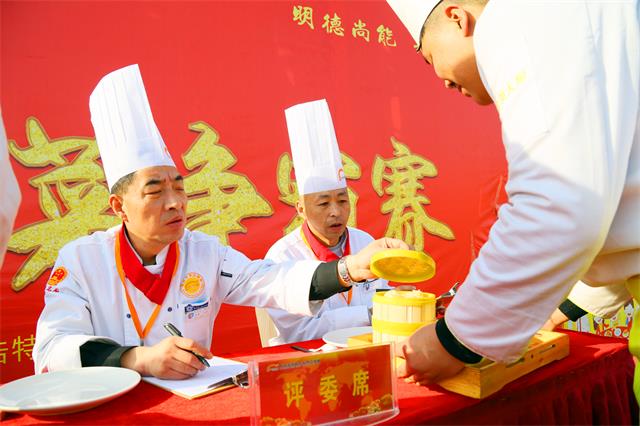 呼和浩特新东方烹饪学校“最美家乡菜”烹饪技能大赛开幕啦！