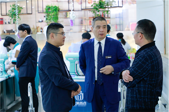 热烈欢迎湖南省商业技师学院盛院长一行莅临我校参观交流