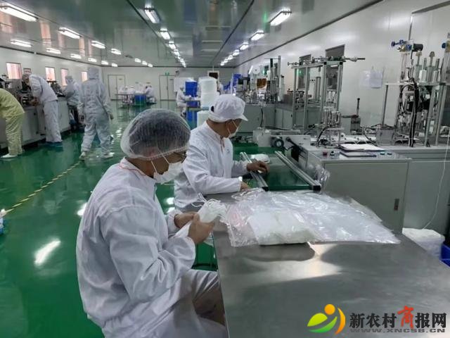 阳光城阳党旗飘扬 众志成城坚决打赢