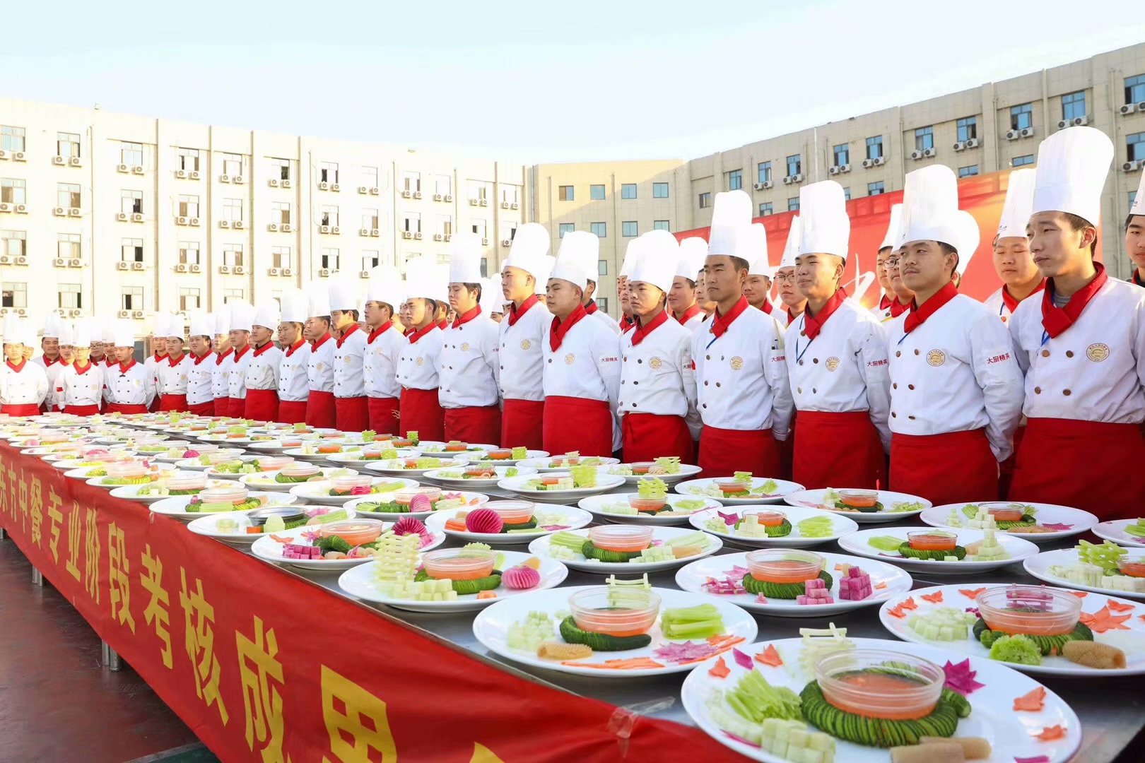 2019年男生学什么技术好_陕西新东方学厨师就业创业双优势
