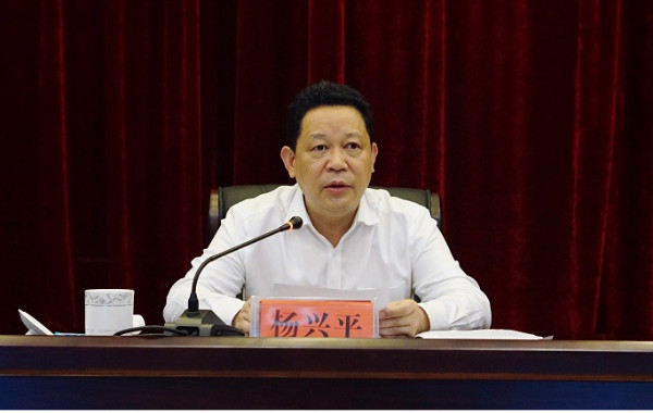 四川省控辍保学暨农村学校建设工作电视电话会议召开