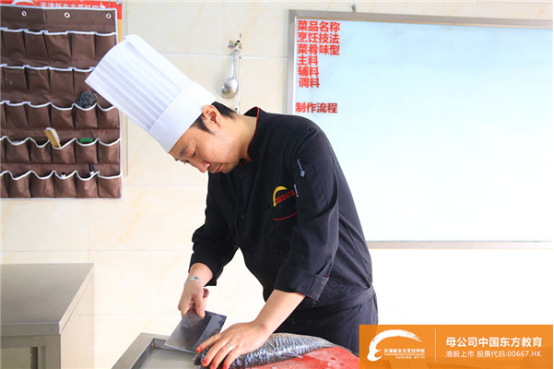 天津新东方烹饪学校大师公开课之活鱼宰杀开课，内附惊喜福利！