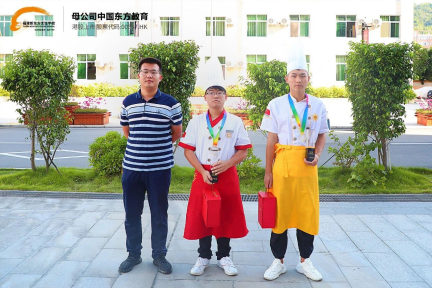 福建新东方学生故事胡杜：不要怀有渺小的梦想，它们无法打动人心！