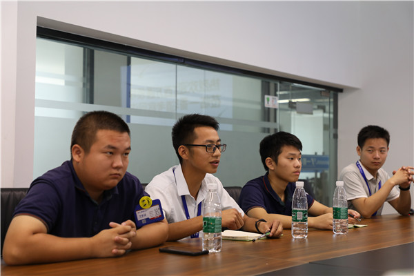 傅伟龙：做努力的学生，敬业的员工