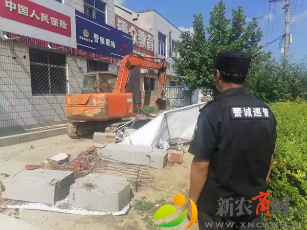 白沙河街道综合行政执法中队：拆违治乱不停歇450平米违建4小时迅速拆除2.jpg