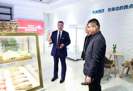 热烈欢迎湖南省商业技师学院盛院长一行莅临我校参观交流