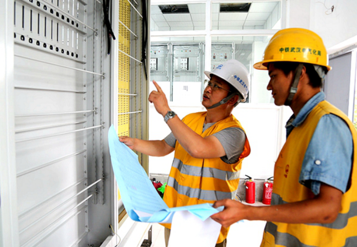 勇立潮头谱新篇 砥砺奋进筑华章