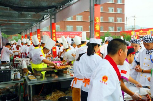 呼和浩特新东方：吃货请留步，免费狂吃美食节，要不要？