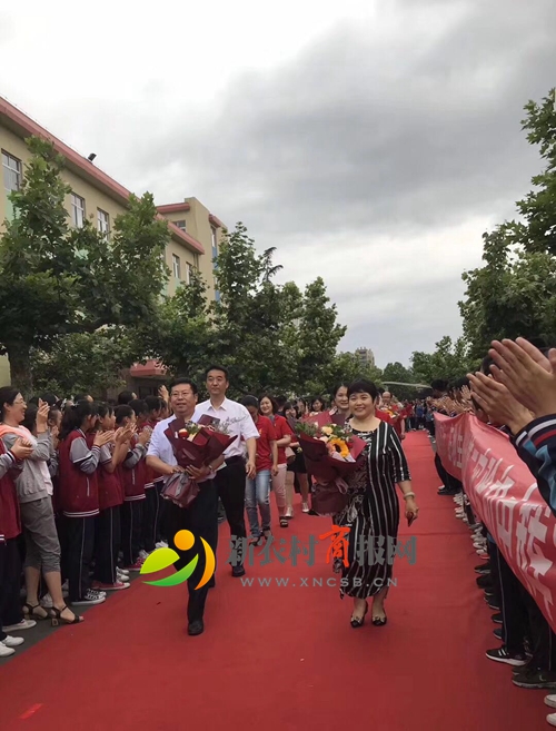 走向成功之门——胶州市第二初级实验中学举行2019届毕业生离校仪式