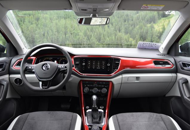 想买15万左右的SUV，吉祥坊体育带你了解探歌和途岳选哪个？